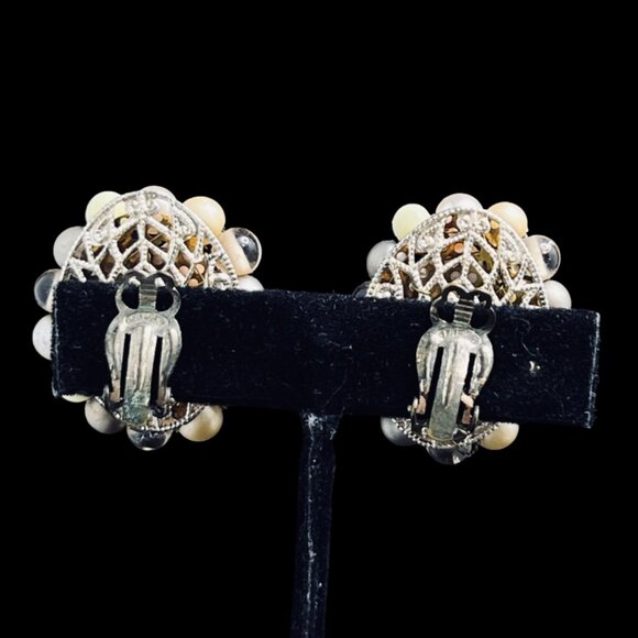 Vintage Gold Tone Oval Beaded Clip On Earrings (5251) - Picture 5 of 7